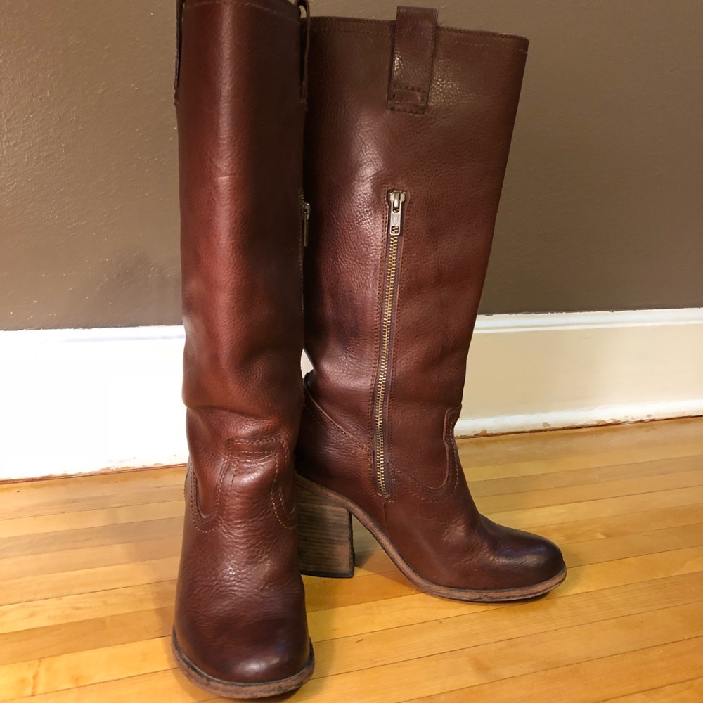 Frye Alex Tall in Brown